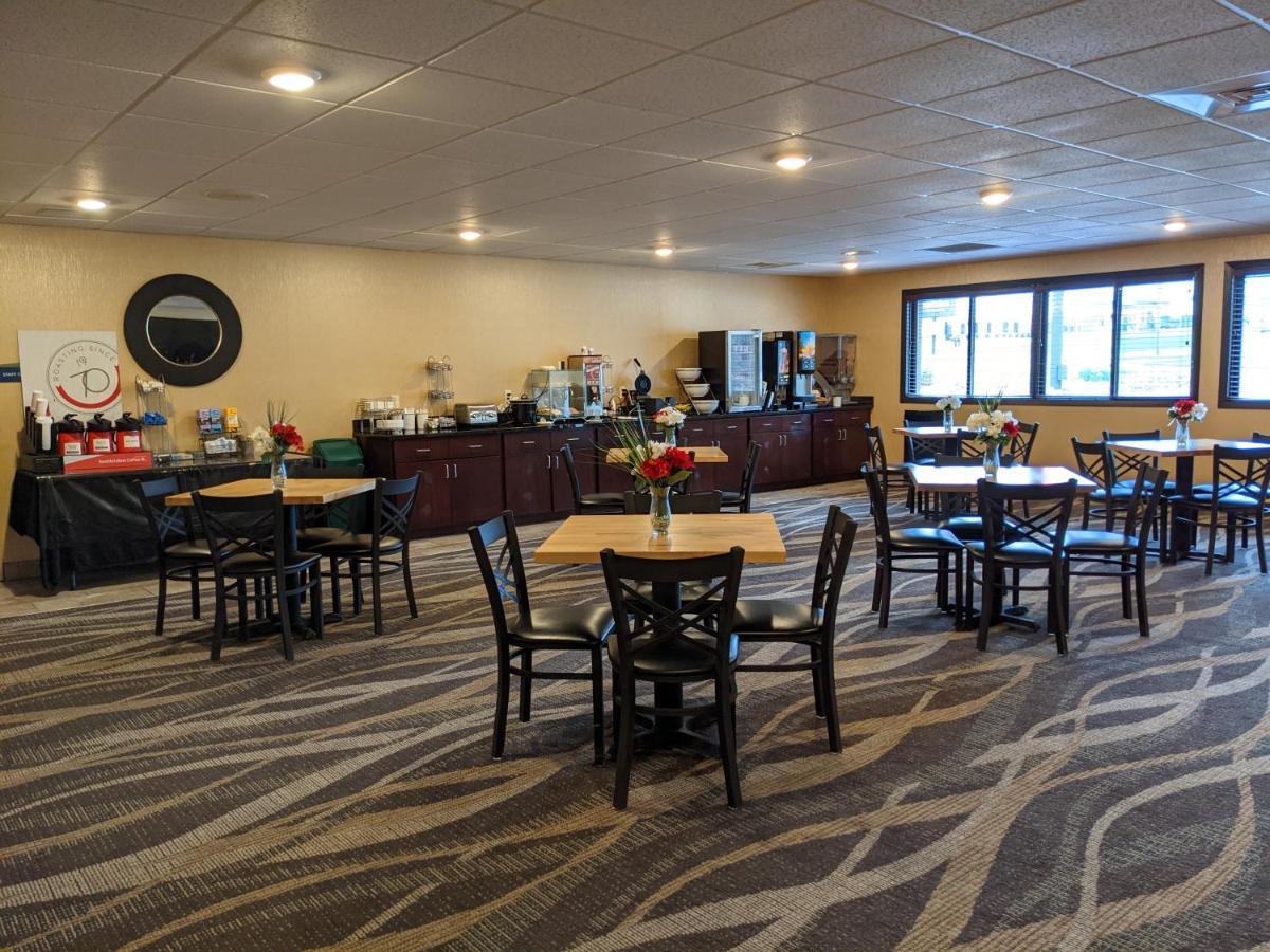 Cobblestone Inn & Suites - Merrill Eksteriør billede