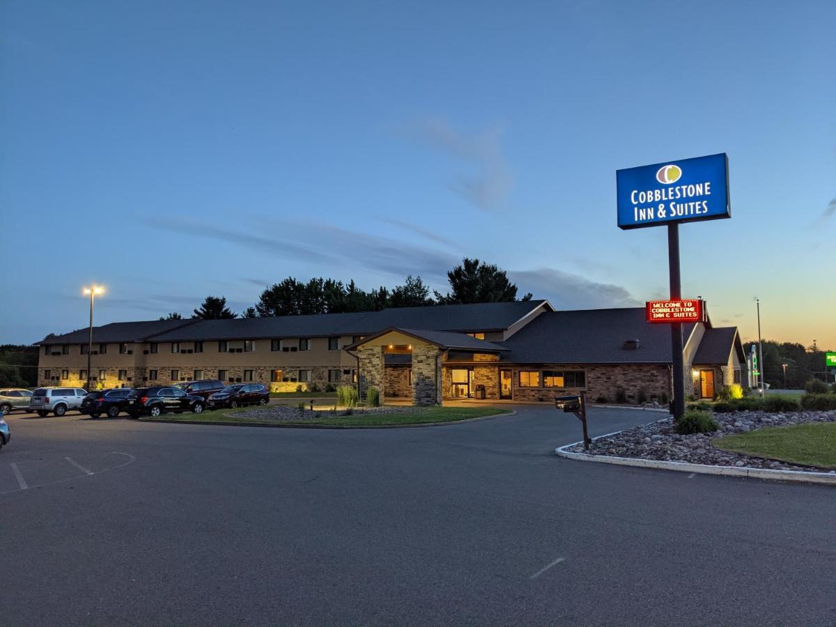 Cobblestone Inn & Suites - Merrill Eksteriør billede