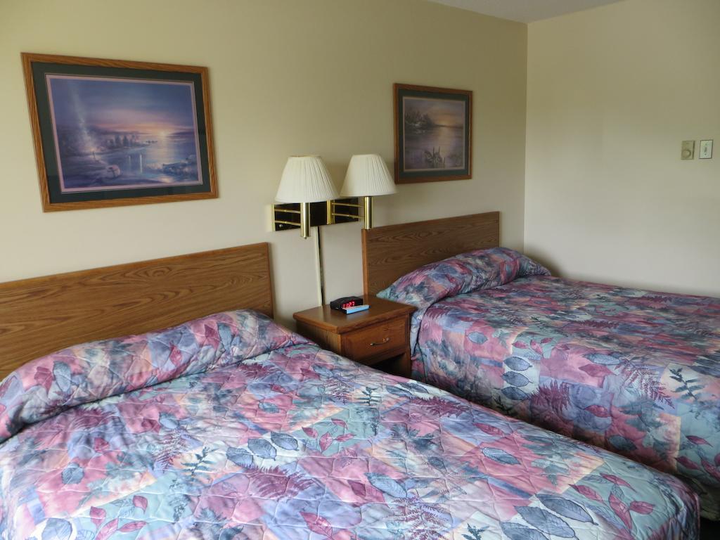 Cobblestone Inn & Suites - Merrill Værelse billede