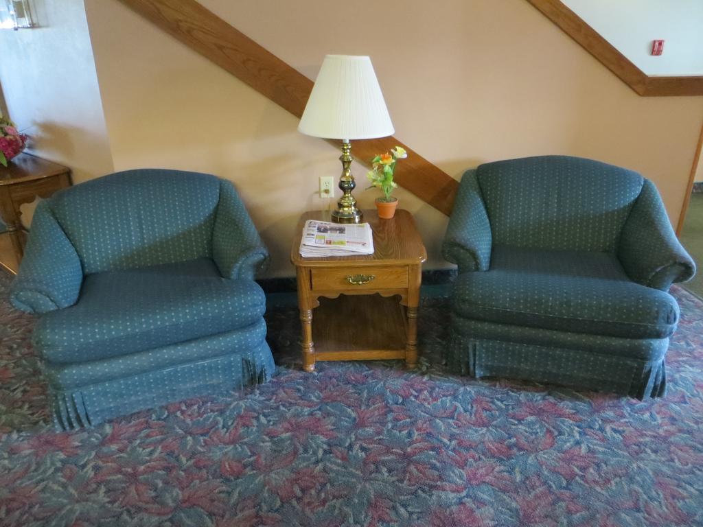 Cobblestone Inn & Suites - Merrill Eksteriør billede