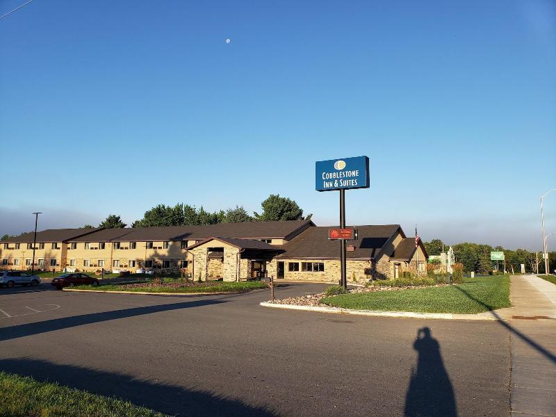 Cobblestone Inn & Suites - Merrill Eksteriør billede