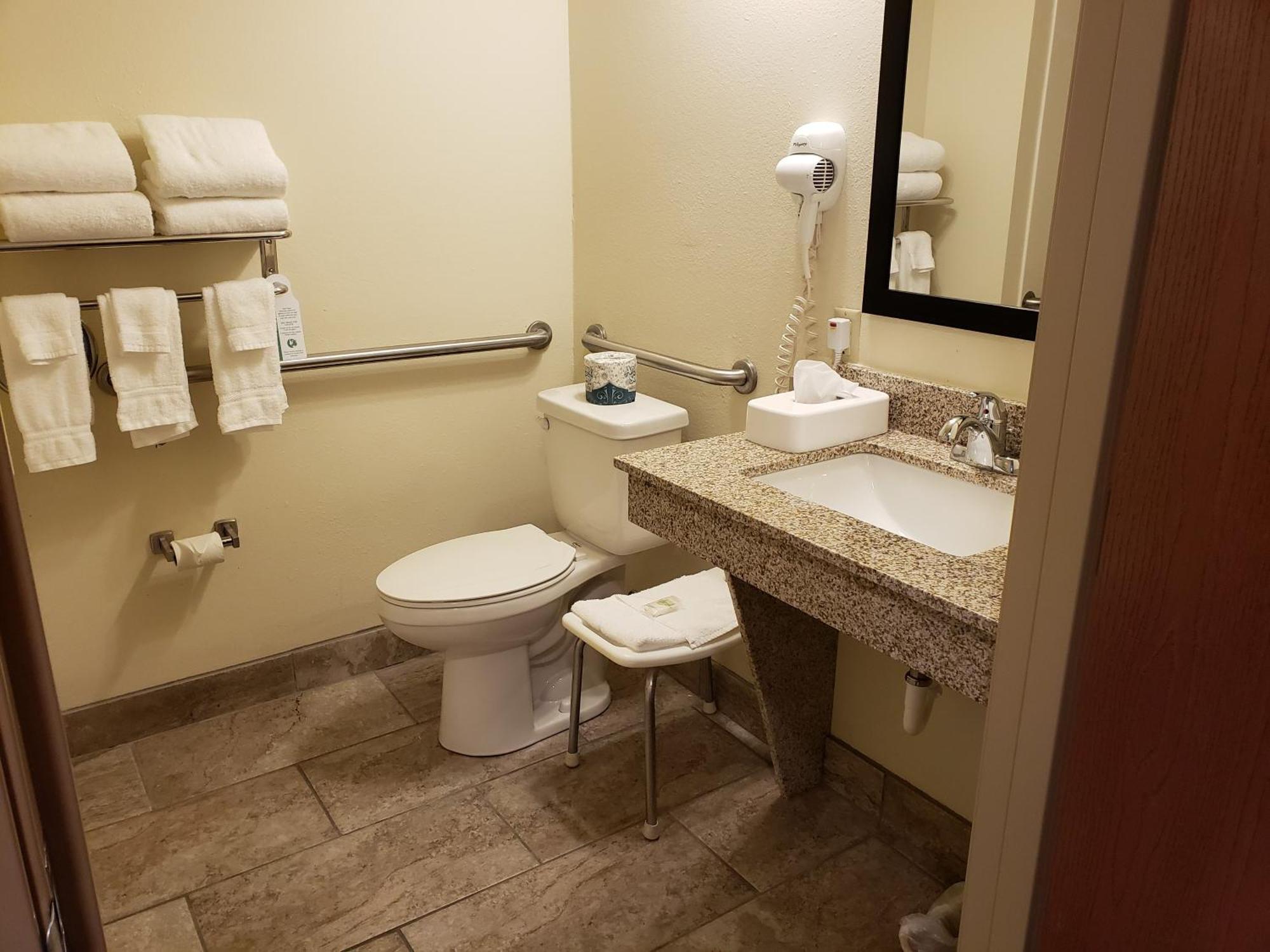 Cobblestone Inn & Suites - Merrill Eksteriør billede