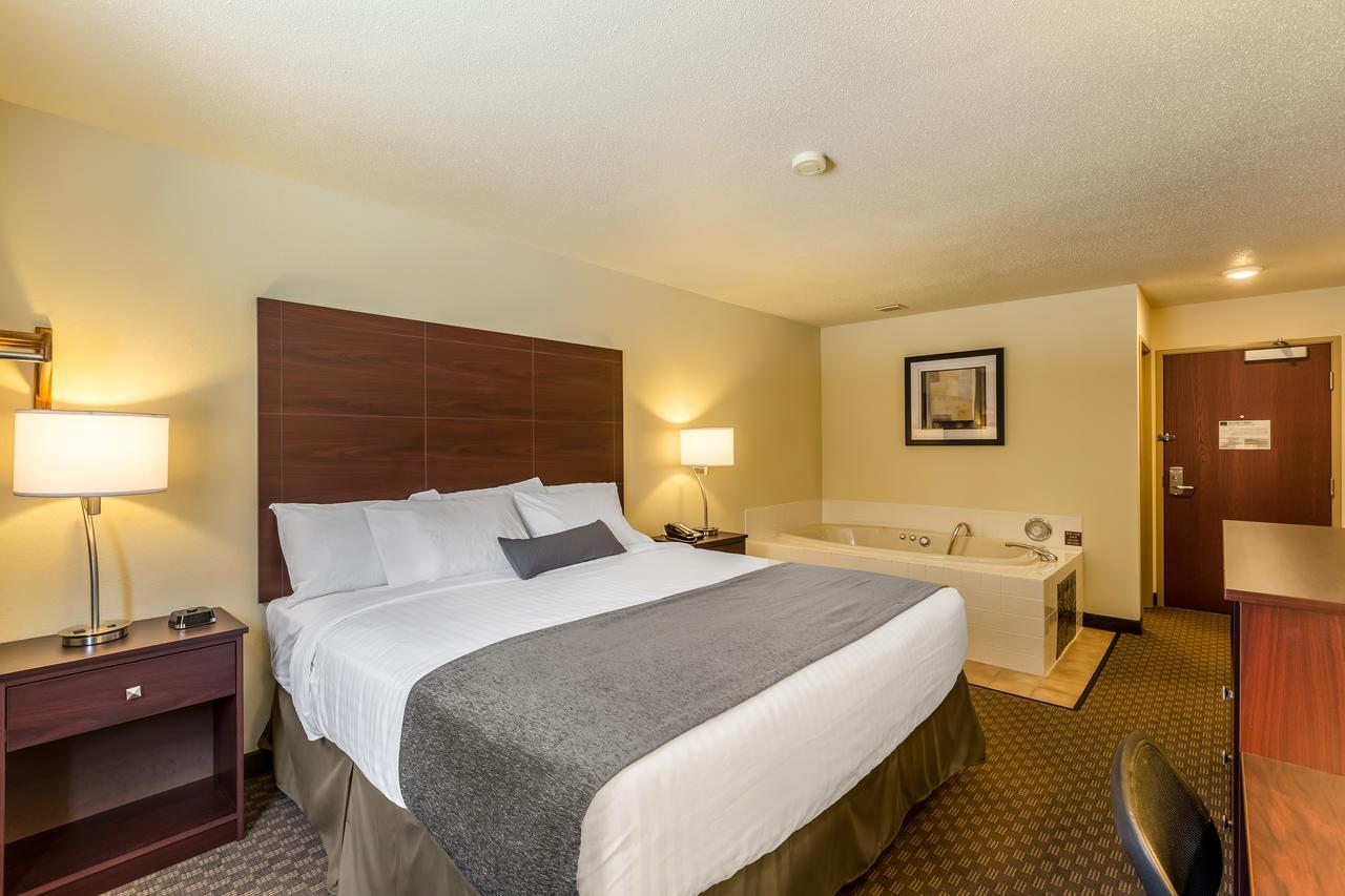 Cobblestone Inn & Suites - Merrill Eksteriør billede